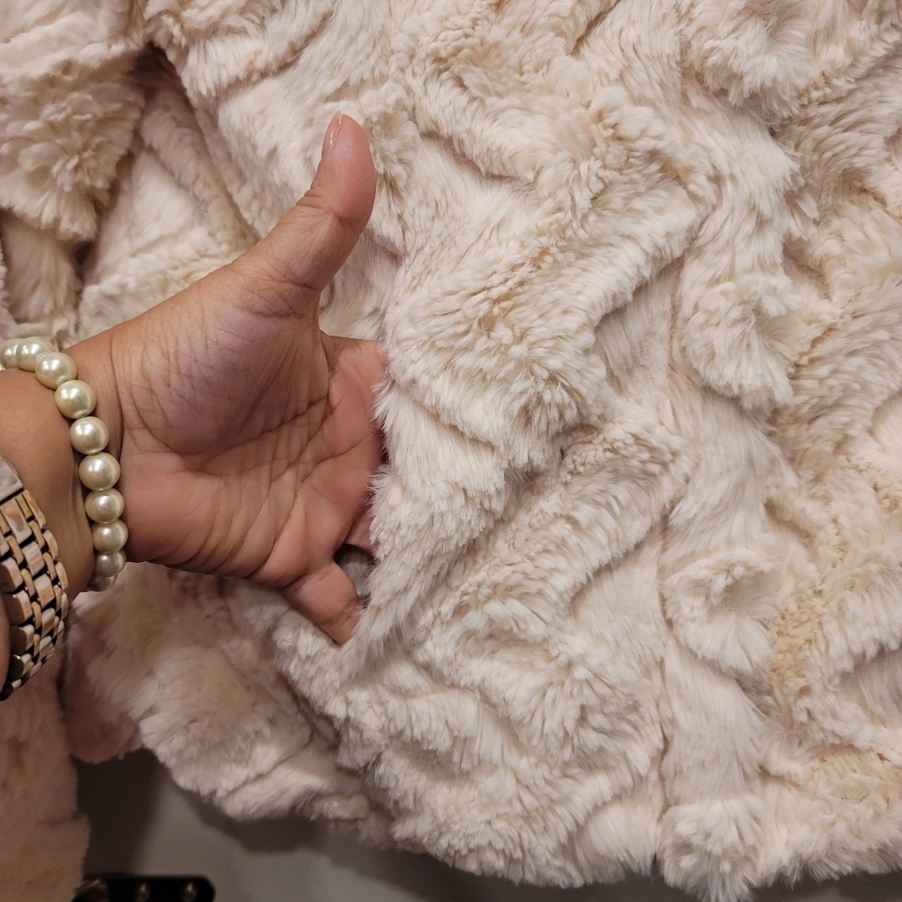 Sz XS Tart Collections Faux Fur Jacket - Picture 4 of 8